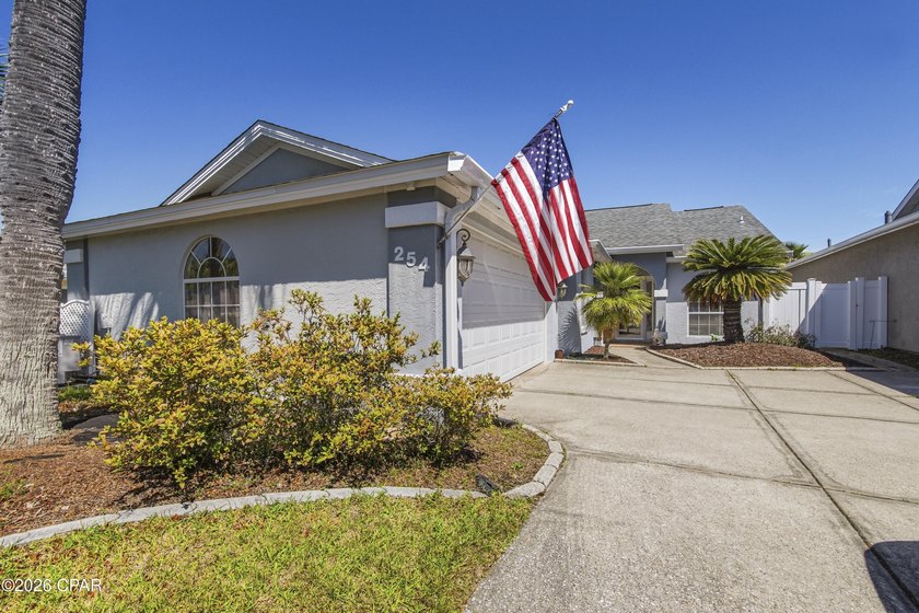 Welcome to 254 S Glades Trail in beautiful Panama City Beach--an - Beach Home for sale in Panama City Beach, Florida on Beachhouse.com