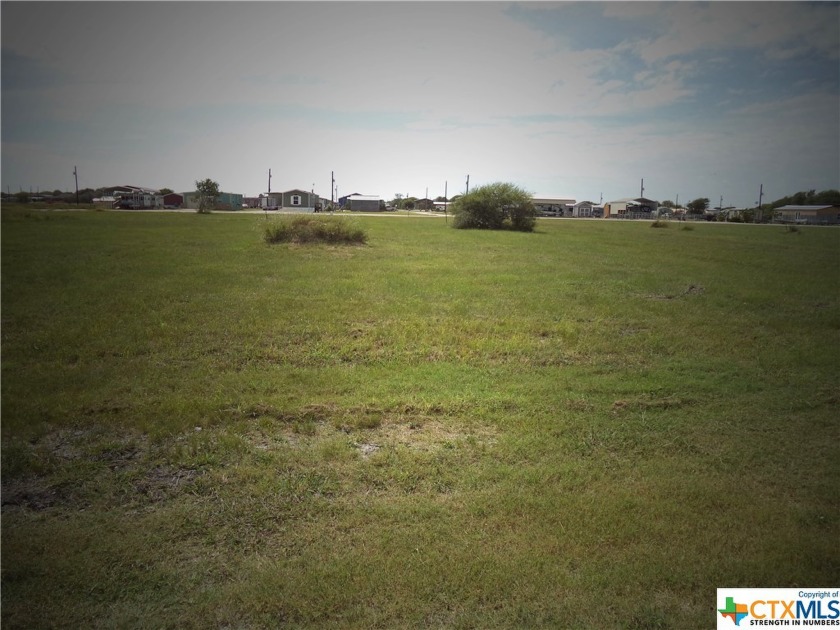 Corner, and interior lot on minimally (gravel) improved W - Beach Lot for sale in Seadrift, Texas on Beachhouse.com