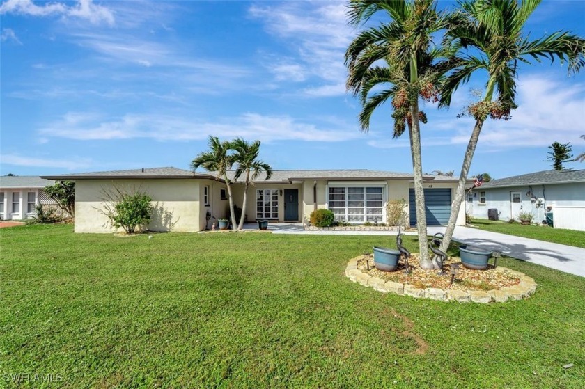 Welcome home to the highly sought-after neighborhood of Oakland - Beach Home for sale in Rotonda West, Florida on Beachhouse.com