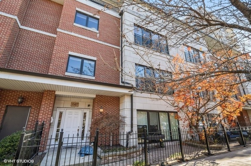 Rarely available four bedroom, two and half bathroom townhome on - Beach Townhome/Townhouse for sale in Chicago, Illinois on Beachhouse.com
