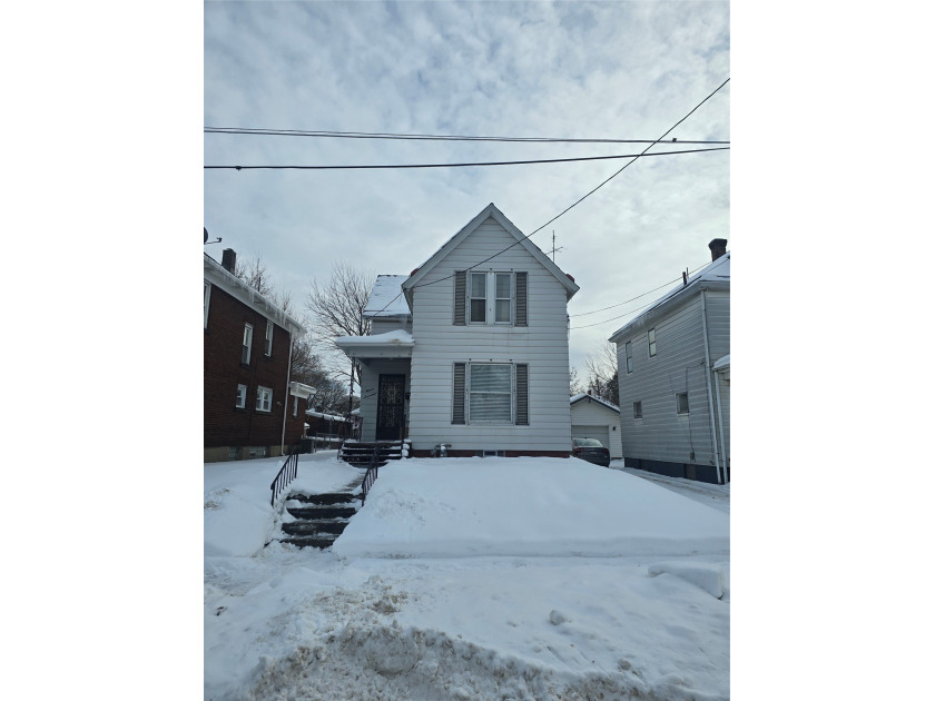 Come check out 1117 West 21st Street, a beautiful well - Beach Home for sale in Erie, Pennsylvania on Beachhouse.com