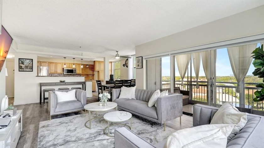 ALL AGES BUILDING! ALL ASSESSMENTS PAID! MOTIVATED SELLER!This - Beach Condo for sale in Hollywood, Florida on Beachhouse.com