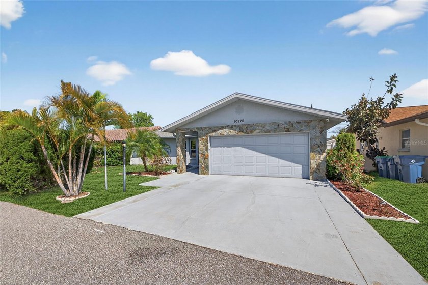 Welcome to this impeccably maintained 3-bedroom, 2-bath home - Beach Home for sale in Seminole, Florida on Beachhouse.com