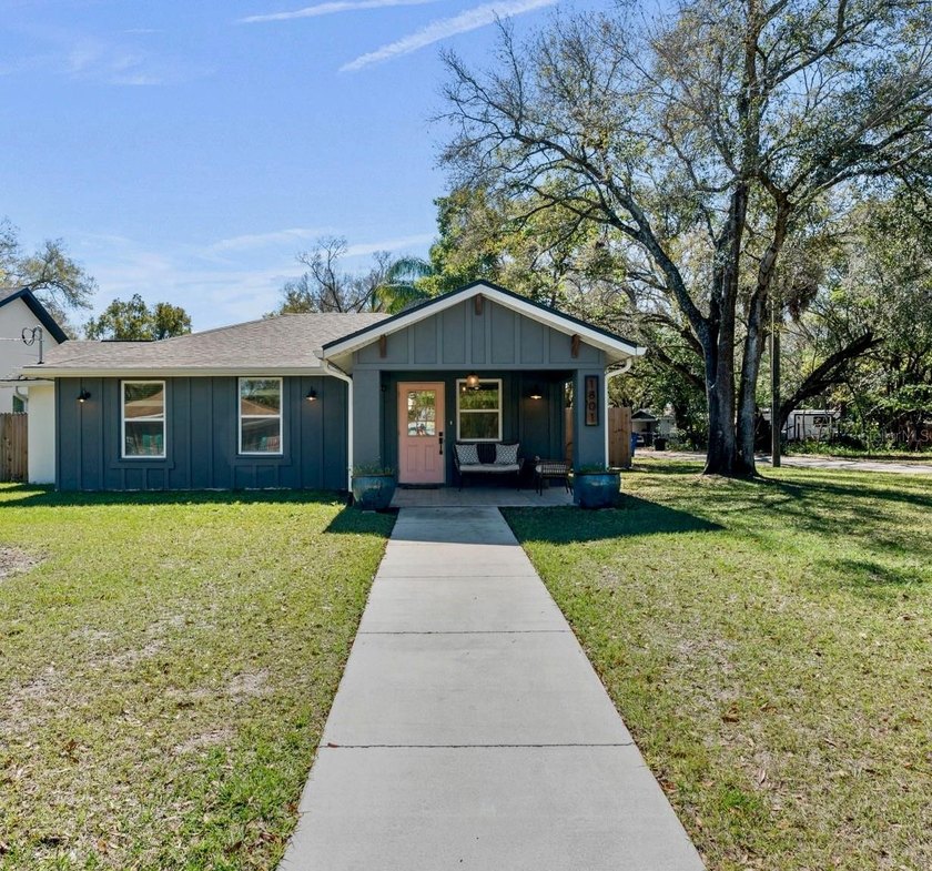 PRICE IMPROVEMENT!!  Perfectly situated, HIGH AND DRY on an - Beach Home for sale in Tampa, Florida on Beachhouse.com