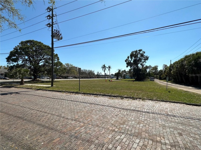 Under contract-accepting backup offers. Your new opportunity - Beach Lot for sale in St. Petersburg, Florida on Beachhouse.com