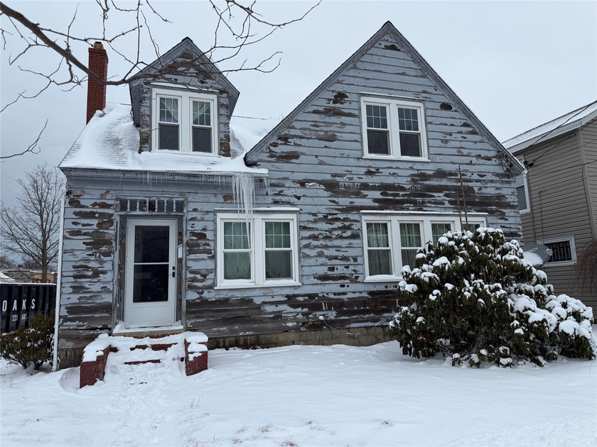 Larger home than it looks! Great bones to this house. Plaster - Beach Home for sale in North East, Pennsylvania on Beachhouse.com