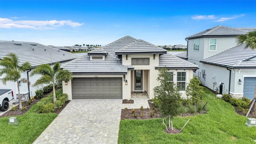 Welcome to the Florida lifestyle you've been waiting for. This - Beach Home for sale in Bradenton, Florida on Beachhouse.com