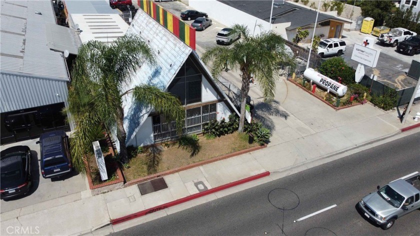 Prime Commercial/Retail Property on 0.65 Acres - Excellent - Beach Commercial for sale in Costa Mesa, California on Beachhouse.com