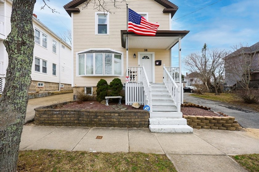 Wonderfully maintained 3 bedroom home within a small distance - Beach Home for sale in New Bedford, Massachusetts on Beachhouse.com