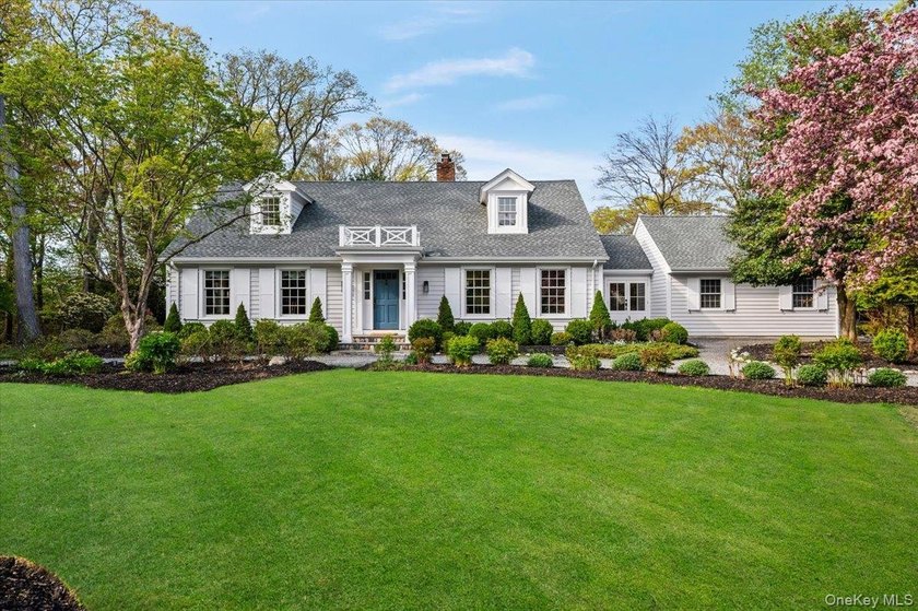 Welcome to 1 Horseshoe Path, a meticulously maintained expanded - Beach Home for sale in Lloyd Harbor, New York on Beachhouse.com