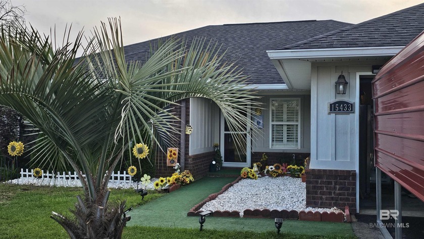 LOCATION, LAYOUT & ROOOOM.. Discover the perfect coastal retreat - Beach Home for sale in Foley, Alabama on Beachhouse.com