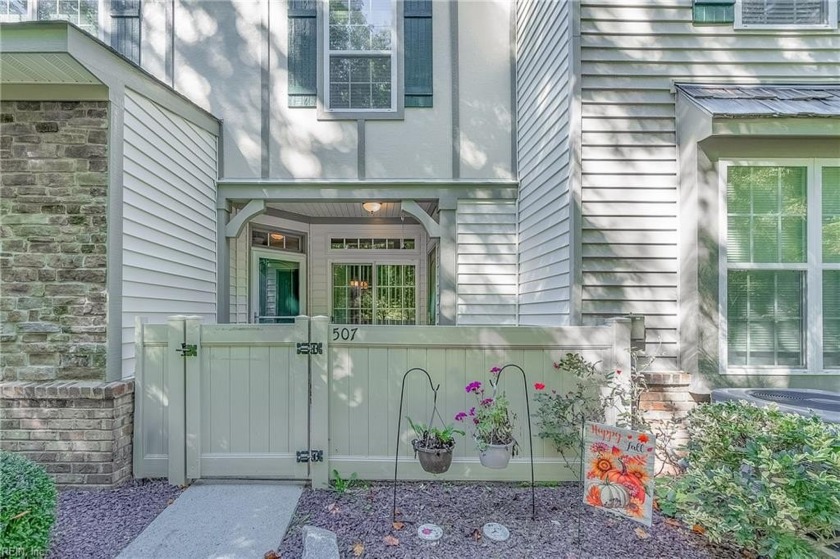 This beautiful 3 bedroom, 3 bathroom condo sits in the highly - Beach Townhome/Townhouse for sale in Carrollton, Virginia on Beachhouse.com