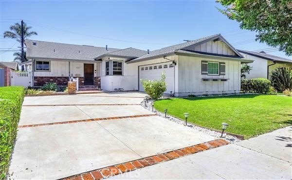 A wonderful neighborhood embraces this 3 bedroom 2 bath home! - Beach Home for sale in Torrance, California on Beachhouse.com