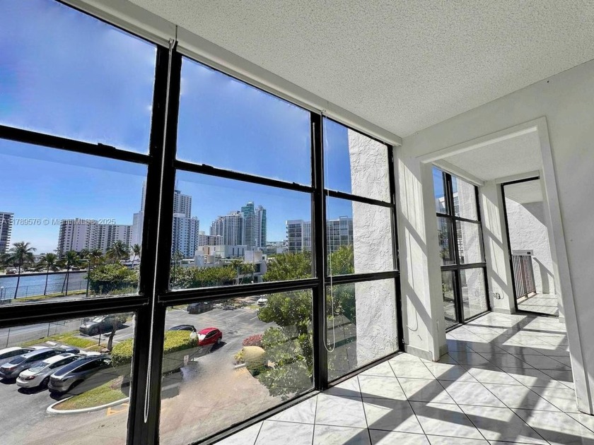 TOP VALUE at Ocean View Park Condo!    RELAXING PANORAMIC WATER - Beach Condo for sale in Hallandale Beach, Florida on Beachhouse.com
