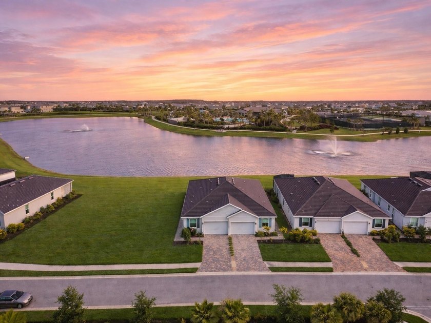 One or more photo(s) has been virtually staged. This is the - Beach Home for sale in Lakewood Ranch, Florida on Beachhouse.com