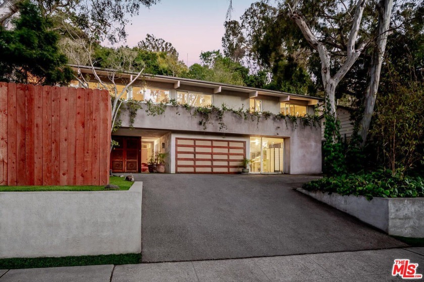 Beautiful midcentury architectural retreat in Rustic Canyon. Set - Beach Home for sale in Santa Monica, California on Beachhouse.com