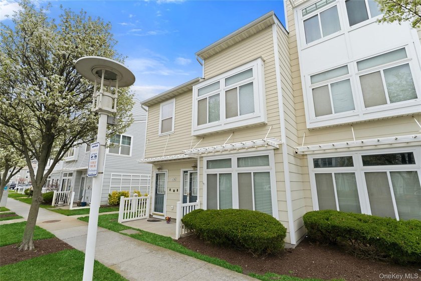 Welcome to 136 Meridian Boulevard, a beautifully maintained - Beach Home for sale in Arverne, New York on Beachhouse.com