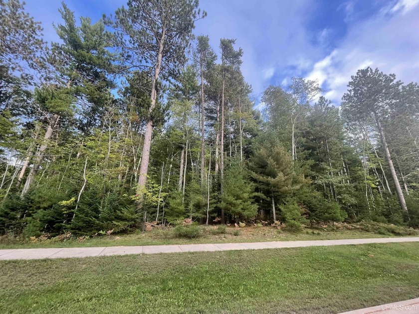 A .6-acre private residential lot located within the city of - Beach Lot for sale in Marquette, Michigan on Beachhouse.com