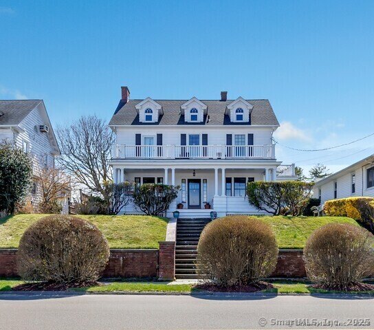 Perfect for Boaters! Waterfront Estate with Private Beach Access - Beach Home for sale in Milford, Connecticut on Beachhouse.com