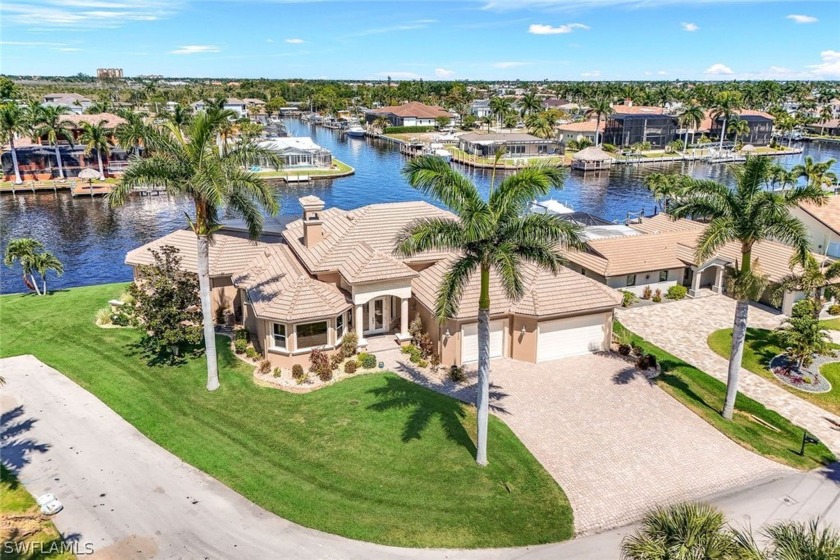 YACHT LOVERS DREAM on the Bimini canal. There are multiple - Beach Home for sale in Cape Coral, Florida on Beachhouse.com