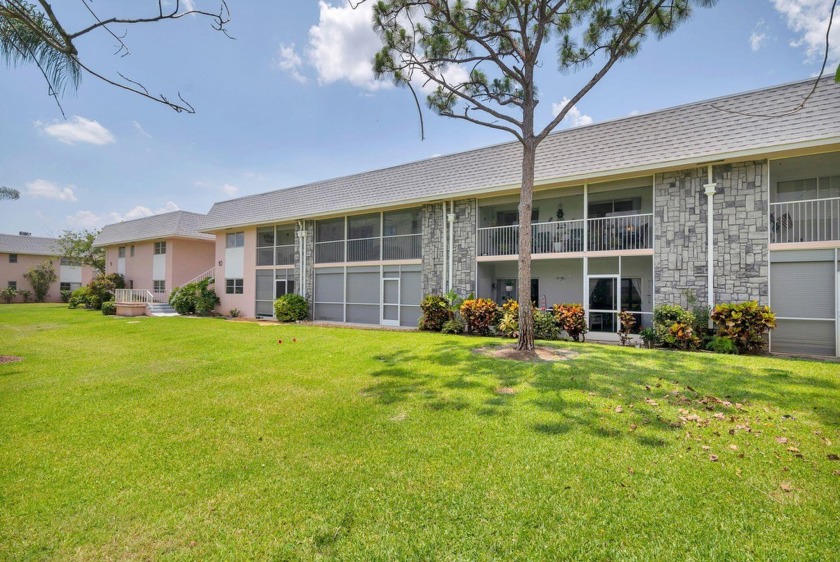 Charming, comfortable and elegant  1/1 on second floor in - Beach Condo for sale in Tequesta, Florida on Beachhouse.com