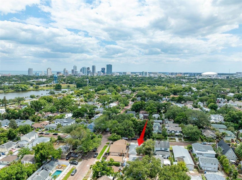 DUPLEX with FULLY UPDATED kitchen in CRESCENT LAKE with BOAT - Beach Townhome/Townhouse for sale in St. Petersburg, Florida on Beachhouse.com