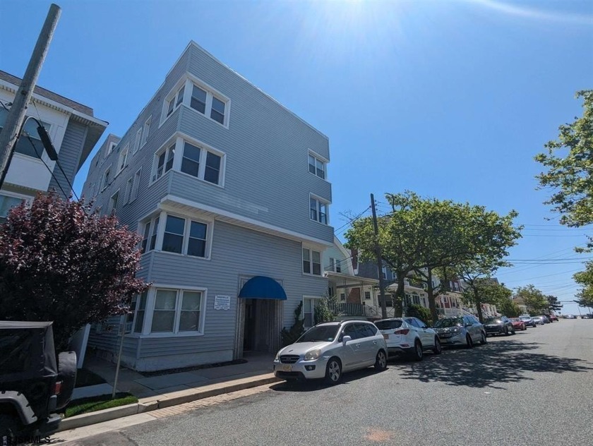 Welcome to Ventnor! This charming 1-bedroom, 1-bathroom condo is - Beach Condo for sale in Ventnor, New Jersey on Beachhouse.com