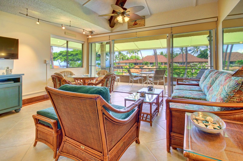 Maui Kaanapali Villas Ocean View Studio in Emerald Bldg Sleeps 3 - Beach Vacation Rentals in Lahaina, Hawaii on Beachhouse.com