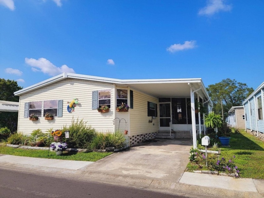 THIS HOME IS A REAL DEAL SITUATED IN DESIRABLE CLEARWATER - Beach Home for sale in Clearwater, Florida on Beachhouse.com