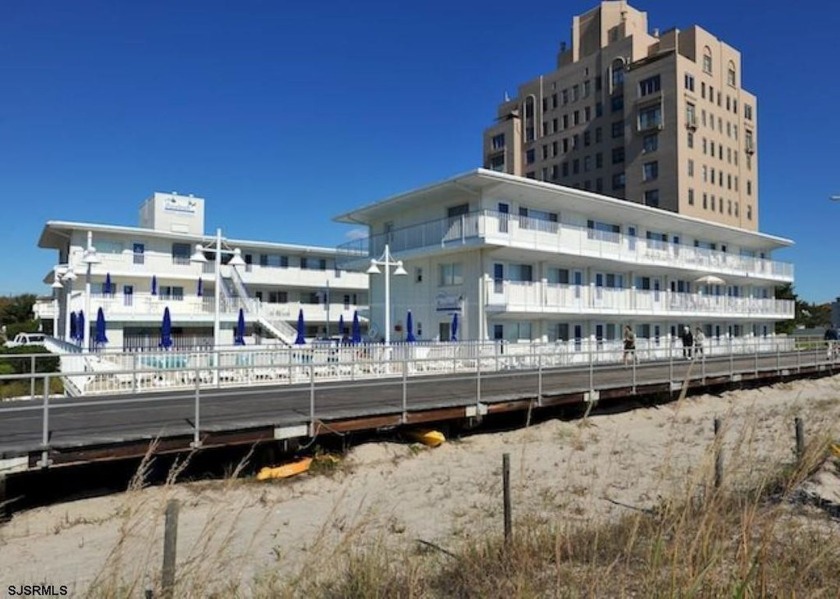 PET FRIENDLY! Small pets are permitted for owners or tenants - Beach Condo for sale in Ventnor, New Jersey on Beachhouse.com