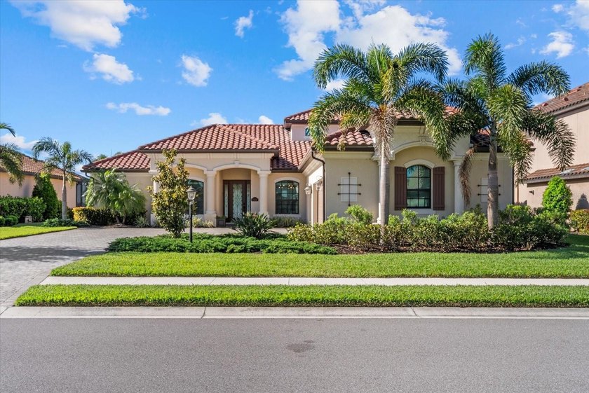 Under contract-accepting backup offers. This MOVE-IN READY - Beach Home for sale in Bradenton, Florida on Beachhouse.com