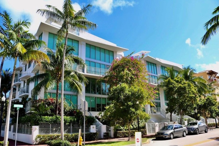 This penthouse unit in the ABSOLUT is a split-level, 2-bedroom - Beach Condo for sale in Miami Beach, Florida on Beachhouse.com