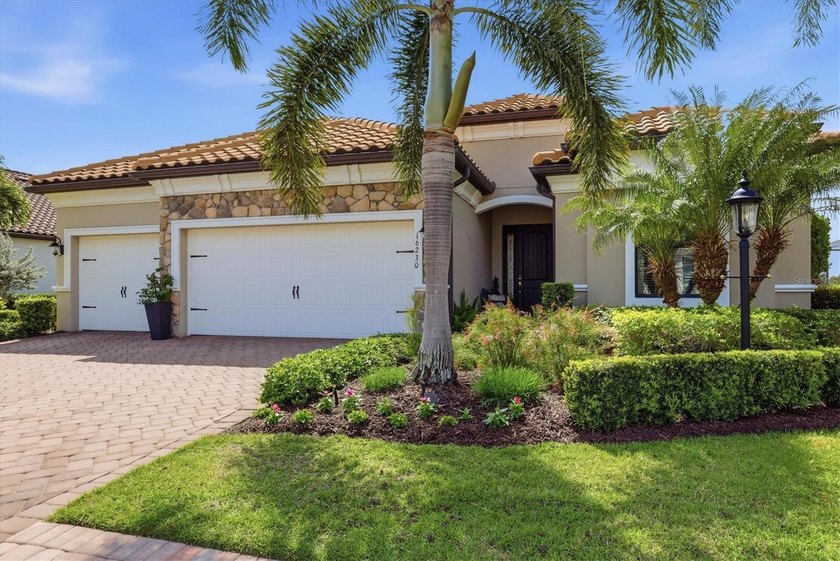 Located behind the gates of Country Club East in Lakewood Ranch - Beach Home for sale in Lakewood Ranch, Florida on Beachhouse.com