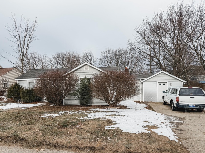 Welcome to 1237 Grant Ave, Grand Haven! This ranch style home - Beach Home for sale in Grand Haven, Michigan on Beachhouse.com