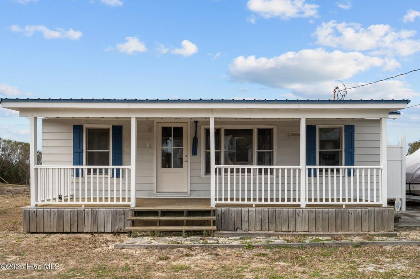 Welcome to 821 S Topsail Drive, a nostalgic cottage in the heart - Beach Home for sale in Surf City, North Carolina on Beachhouse.com