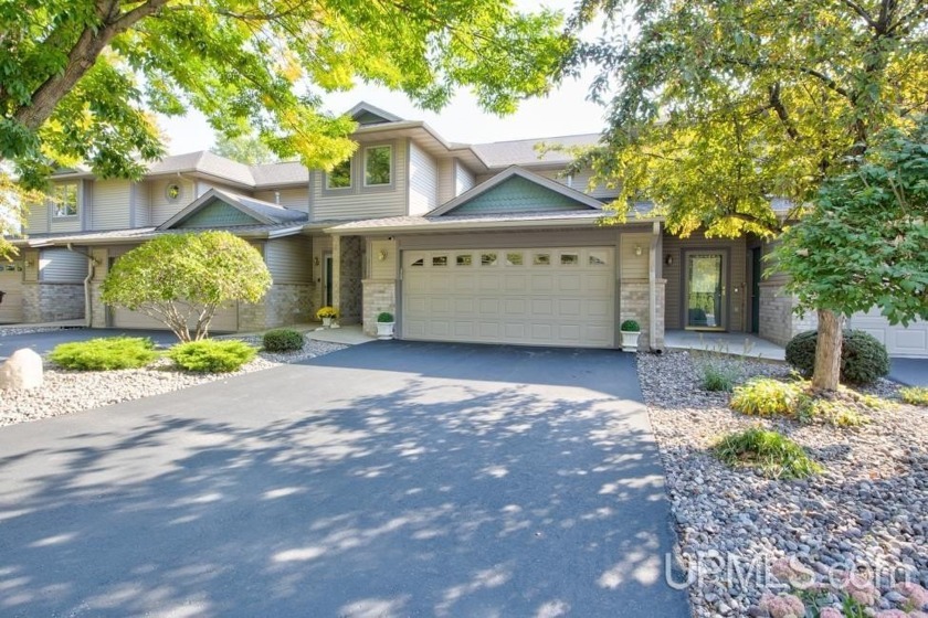 Menominee city waterfront upper condo. Exquisite lock and leave - Beach Condo for sale in Menominee, Michigan on Beachhouse.com