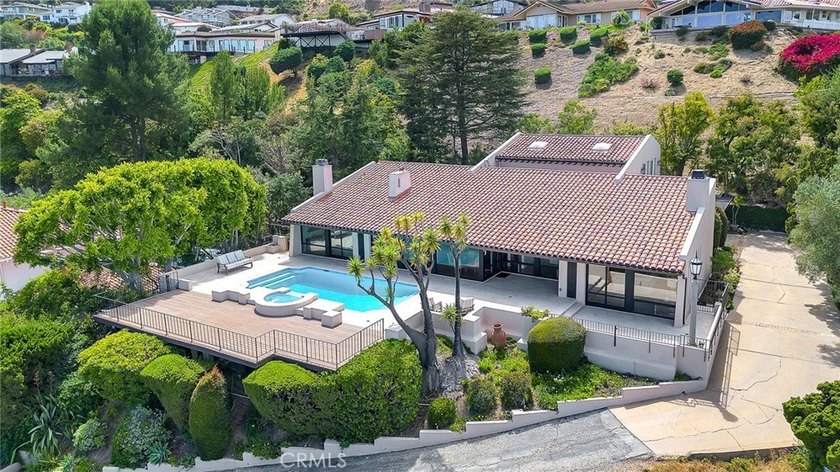 This exceptional five-bedroom, 3.5-bath residence offers approx - Beach Home for sale in Rancho Palos Verdes, California on Beachhouse.com