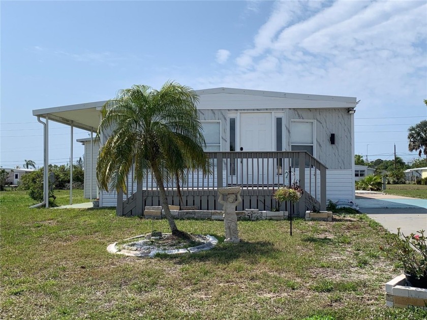 Just 9 MINUTES to the BEACH! This updated luxurious home is - Beach Home for sale in Englewood, Florida on Beachhouse.com