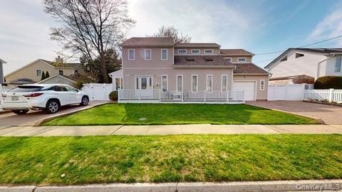 Stunning One of a kind Contemporary Custom built with porch - Beach Home for sale in Amity Harbor, New York on Beachhouse.com