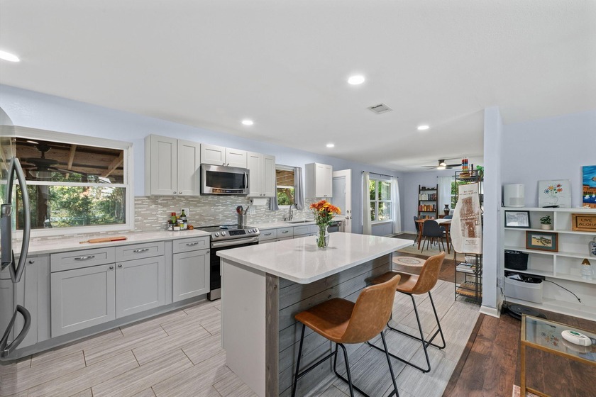 Beautifully updated all-brick home in Colony Estates! This - Beach Home for sale in Fort Walton Beach, Florida on Beachhouse.com