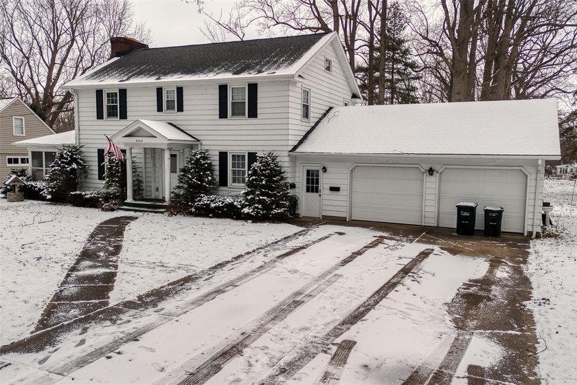 Spacious 3 bedroom, 2.5 bathroom home situated on a large, level - Beach Home for sale in Erie, Pennsylvania on Beachhouse.com