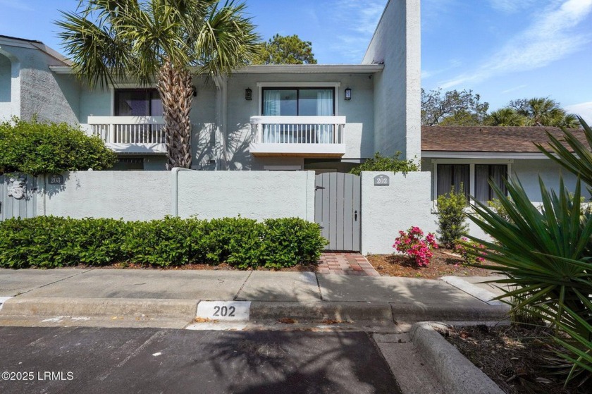 Welcome to your dream retreat! This stunningly renovated condo - Beach Condo for sale in Hilton Head Island, South Carolina on Beachhouse.com