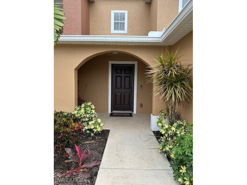 Welcome to this conveniently located  3-bedroom, 2.5-bath - Beach Townhome/Townhouse for sale in North Fort Myers, Florida on Beachhouse.com