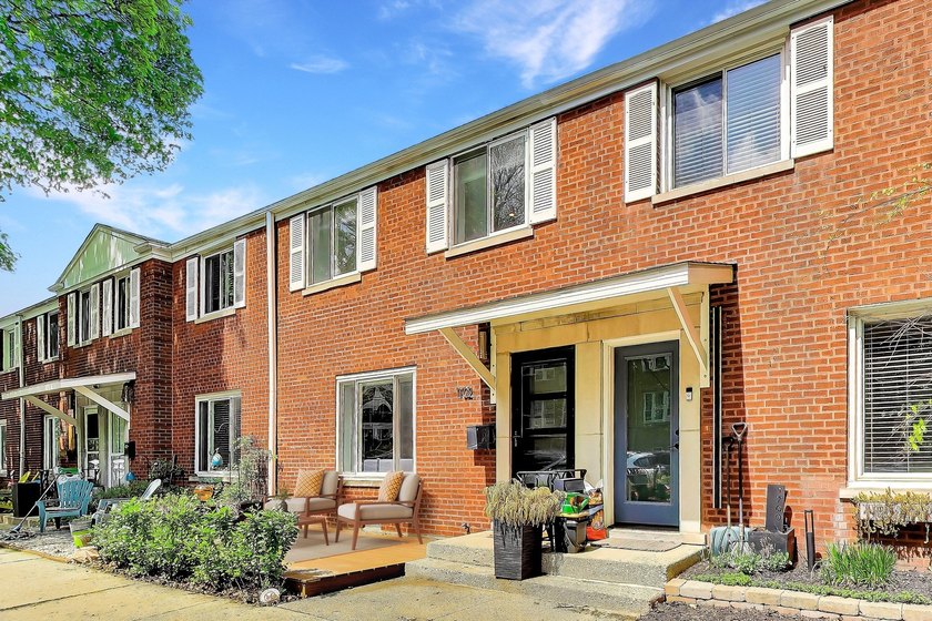 ***Multiple offers received. H&B due by Monday, May 4 at 12PM - Beach Townhome/Townhouse for sale in Chicago, Illinois on Beachhouse.com