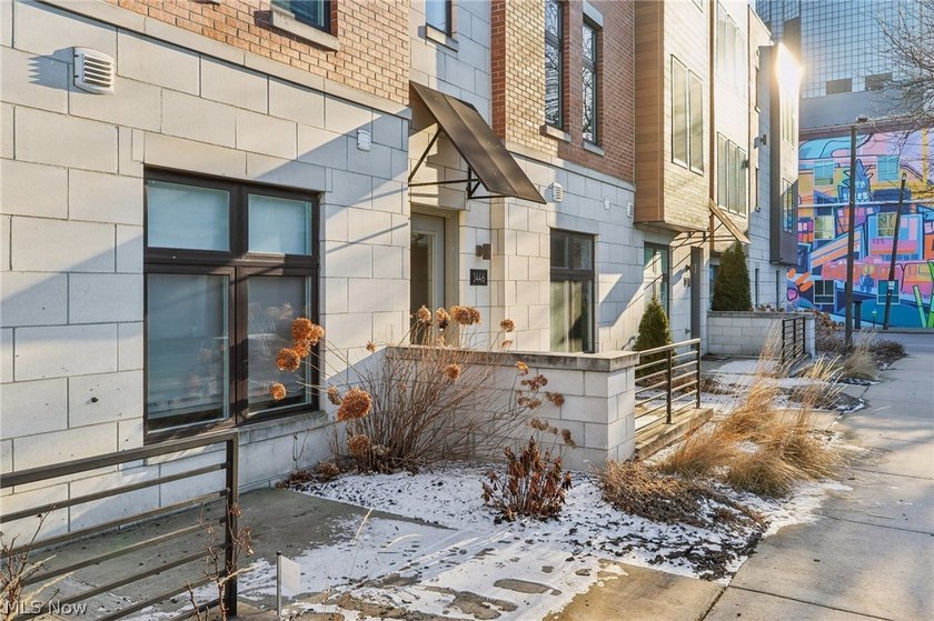 Step into your ultimate urban sanctuary. Built in 2020, this - Beach Townhome/Townhouse for sale in Cleveland, Ohio on Beachhouse.com