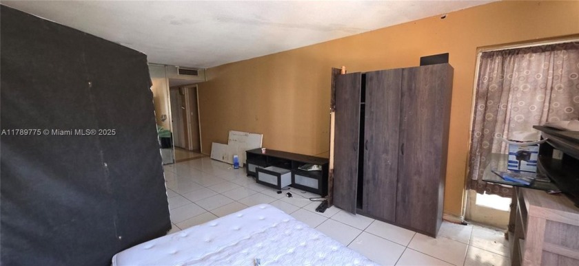 Unit 803E is a full-gut rehab opportunity in a building with HOA - Beach Condo for sale in Miami, Florida on Beachhouse.com