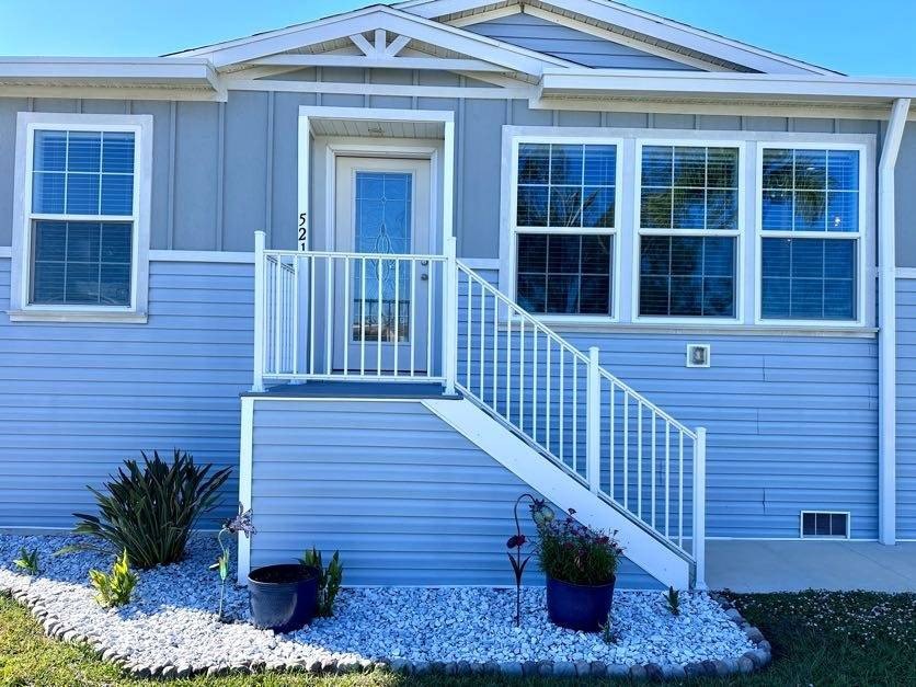 521 Edgewater Drive Ellenton FL 34222 Welcome to your dream - Beach Home for sale in Ellenton, Florida on Beachhouse.com