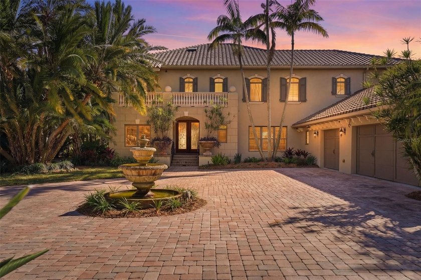 6755 30th St S is an extraordinarily rare offering: a true - Beach Home for sale in St. Petersburg, Florida on Beachhouse.com