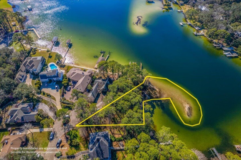 (BUYERS DO NOT TRESPASS ON THE AJACENT LOTS) Do you want to own - Beach Lot for sale in Shalimar, Florida on Beachhouse.com