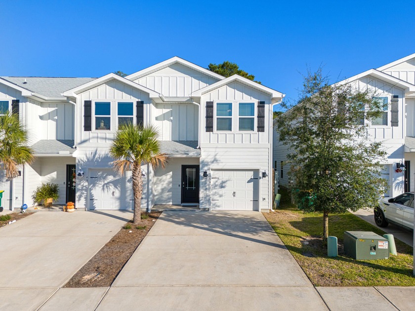 Welcome to Harbor Place Townhomes, where convenience meets - Beach Townhome/Townhouse for sale in Destin, Florida on Beachhouse.com